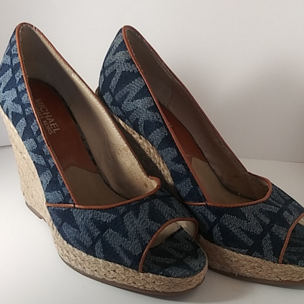 Michael Kors Denim signature Wedge Sandal - Picture 2 of 4